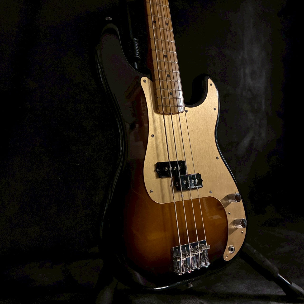 Fender Japan PB57 2tone Gシリアル MOD 【4.04kg】