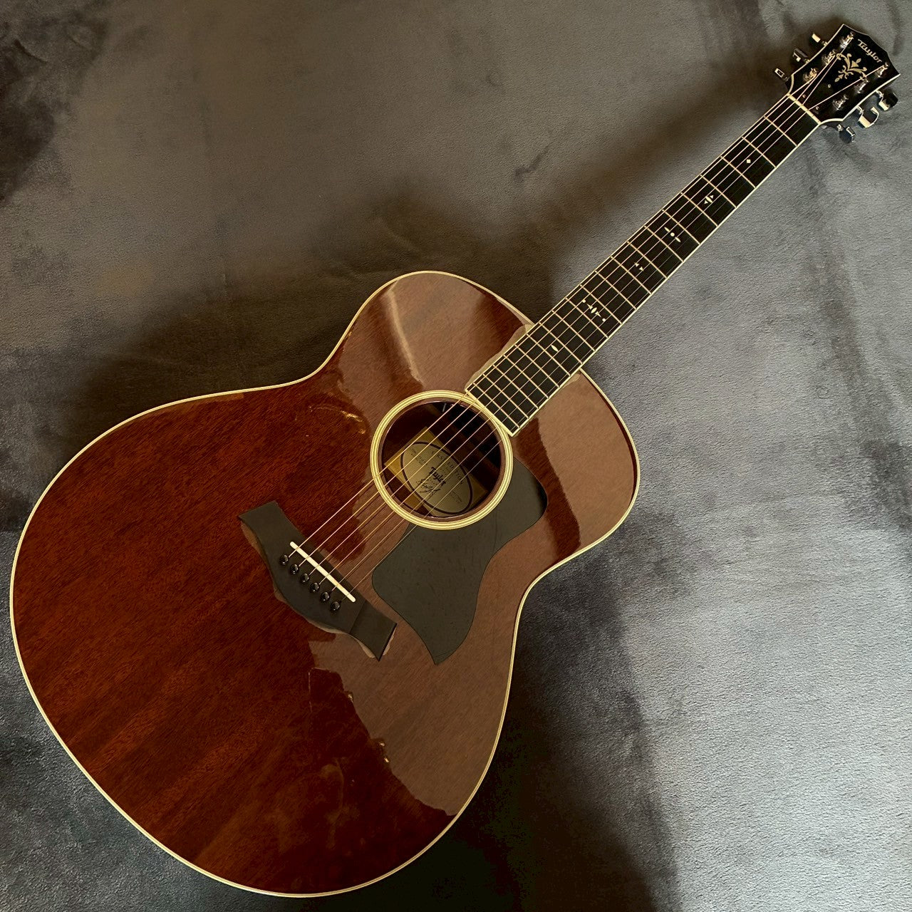 Taylor 528e 2013年製 【USED】【2.3kg】