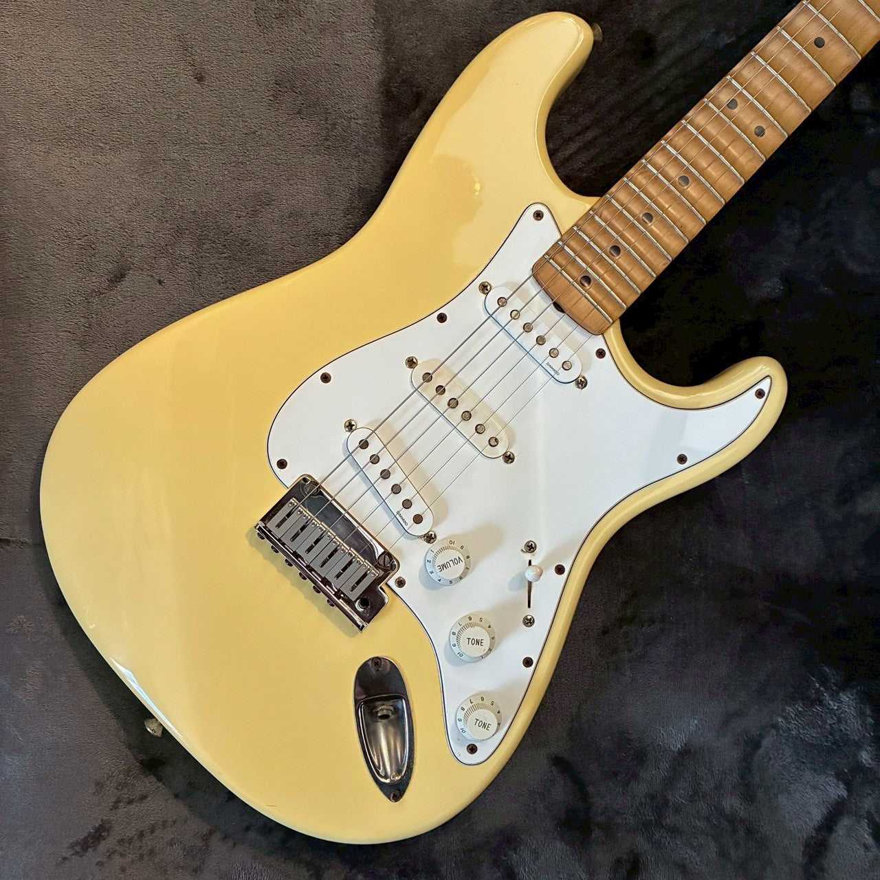 Fender Yngwie Malmsteen Stratocaster Vintage White DiMarzio Pickups【USED】【3.6kg】