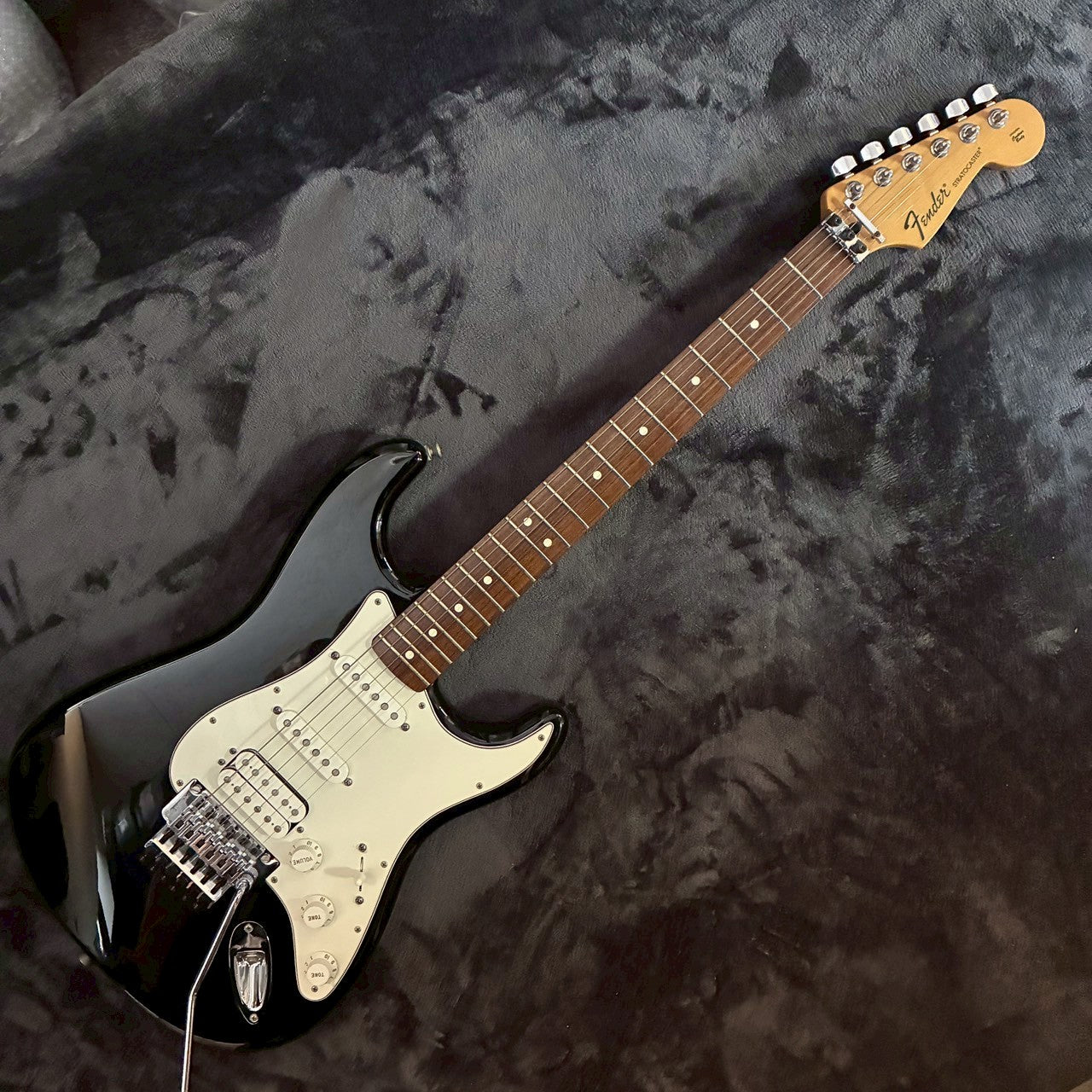 Fender Mexico Standard Stratocaster with locking tremolo 2010年製 【USED】【3.82kg】