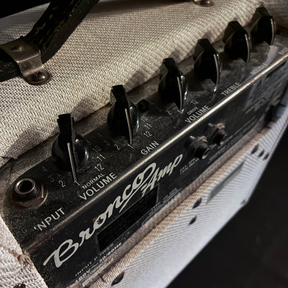 Fender Bronco Amp white / Guitar Combo Amp 【甲府店】