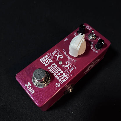 Xvive BASS SQUEEZER / Bass Compressor 【甲府店】