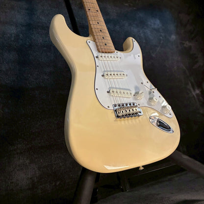 Fender Japan ST-33 ivory E serial【3.69kg】