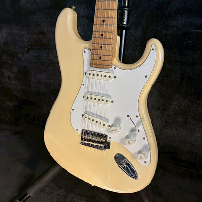 Fender Japan ST-33 ivory E serial【3.69kg】