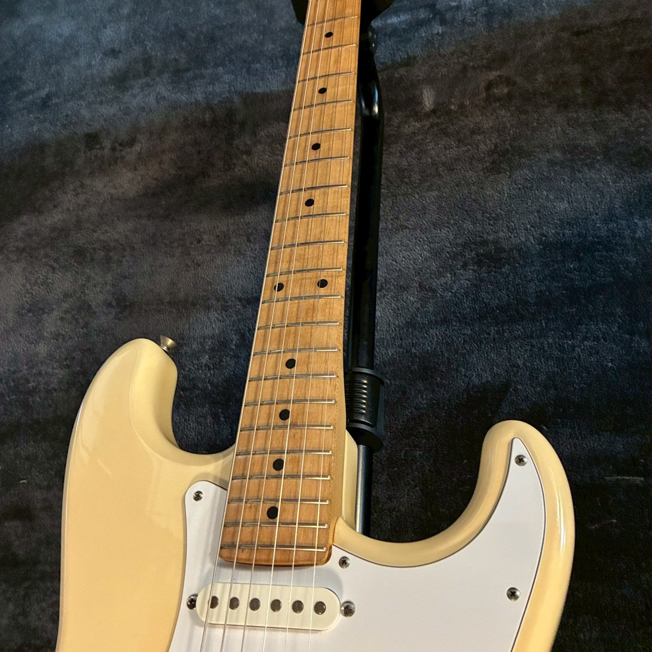 Fender Japan ST-33 ivory E serial【3.69kg】