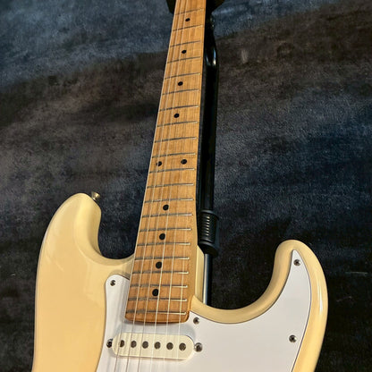 Fender Japan ST-33 ivory E serial【3.69kg】