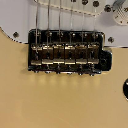 Fender Japan ST-33 ivory E serial【3.69kg】