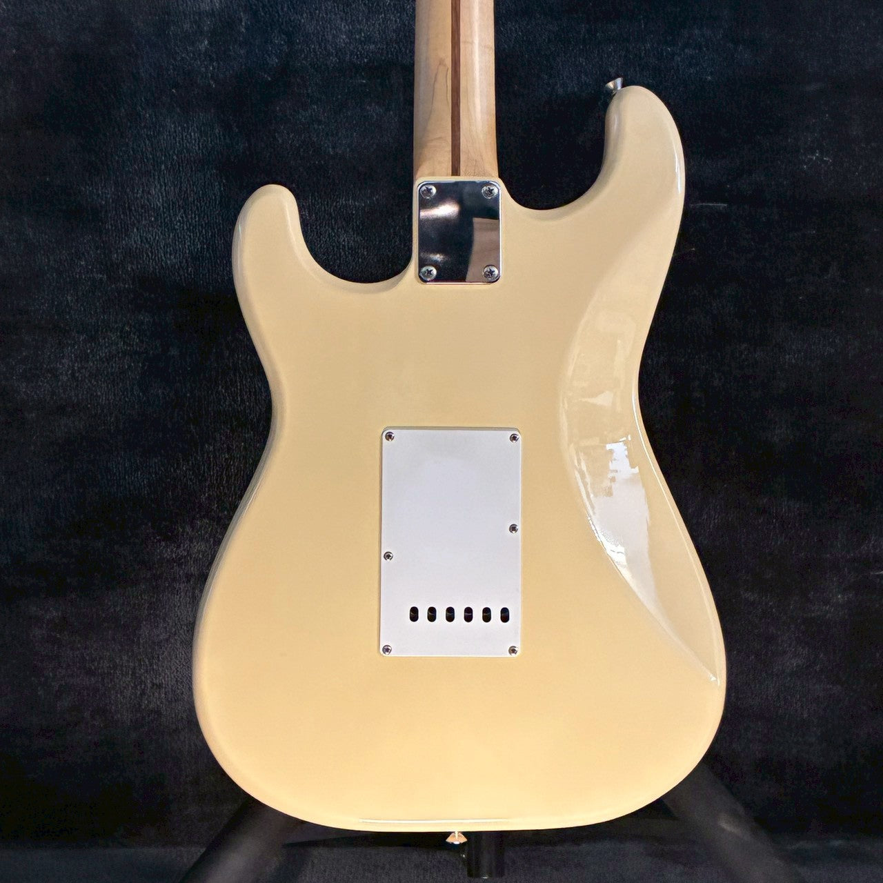 Fender Japan ST-33 ivory E serial【3.69kg】
