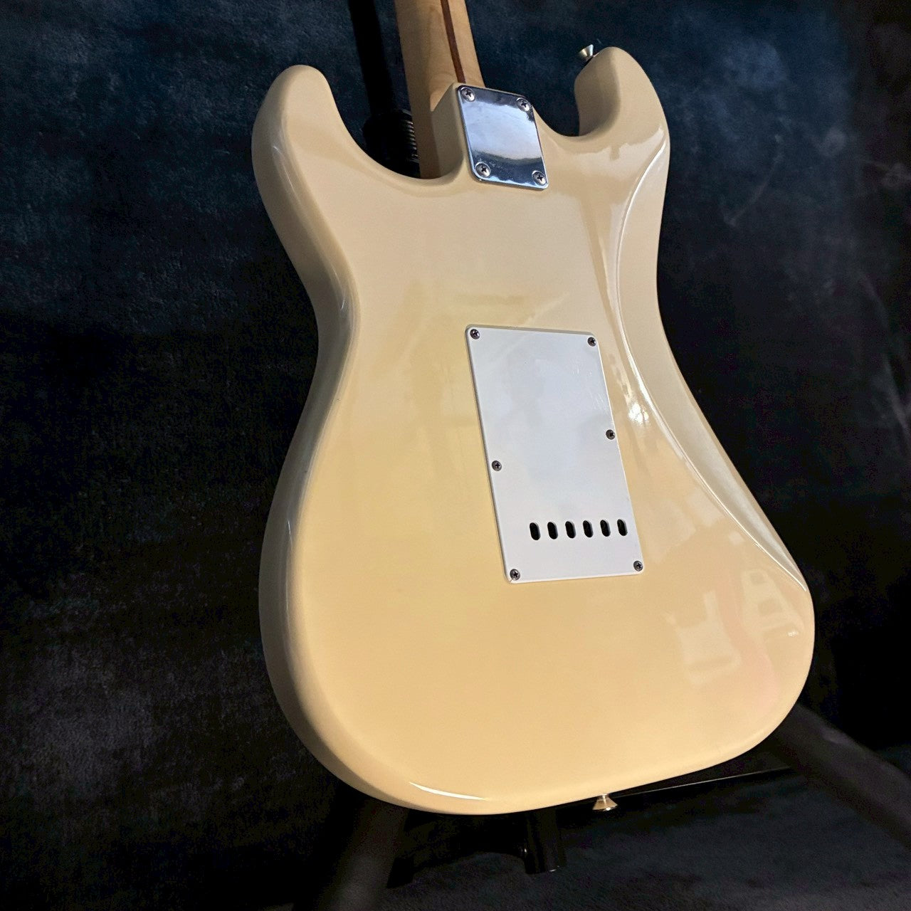 Fender Japan ST-33 ivory E serial【3.69kg】