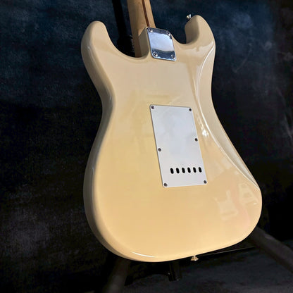 Fender Japan ST-33 ivory E serial【3.69kg】