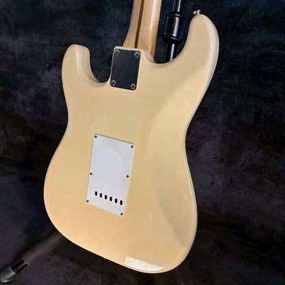 Fender Japan ST-33 ivory E serial【3.69kg】
