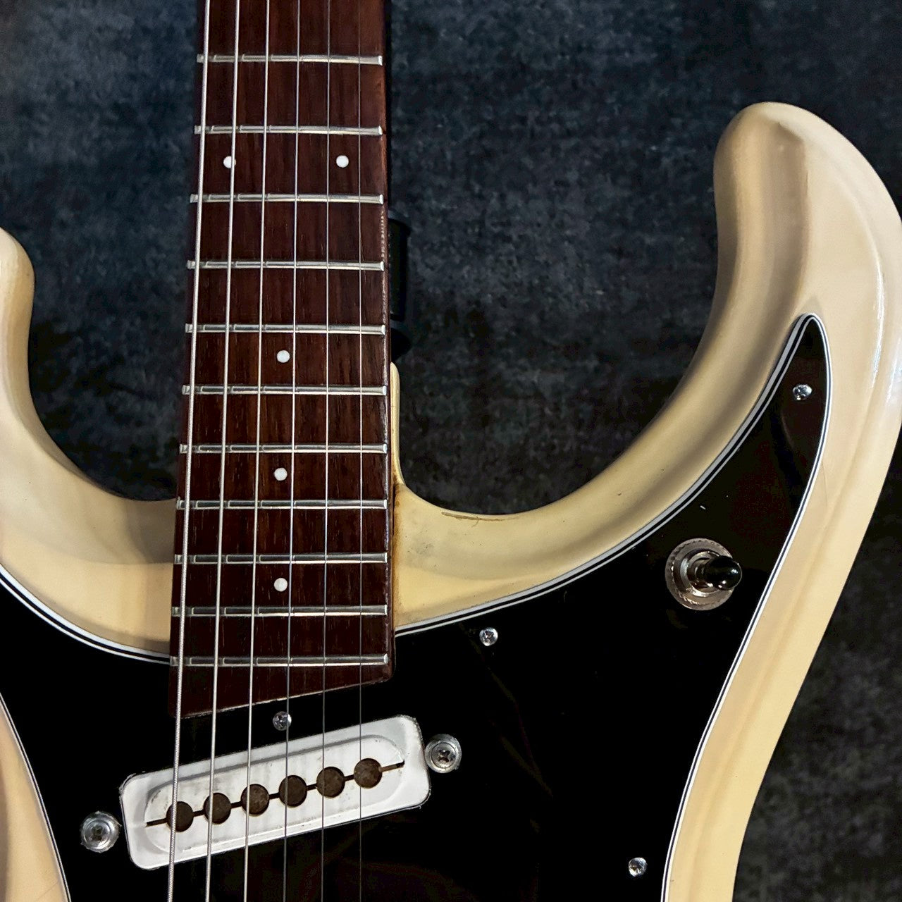 Guyatone LG-150T White【3.28kg】