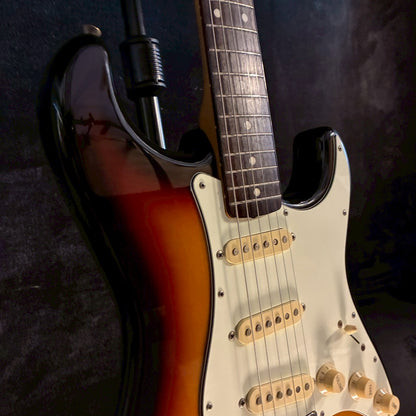 Fender Japan ST62 3tone Sunburst JD serial 2012【3.24kg】