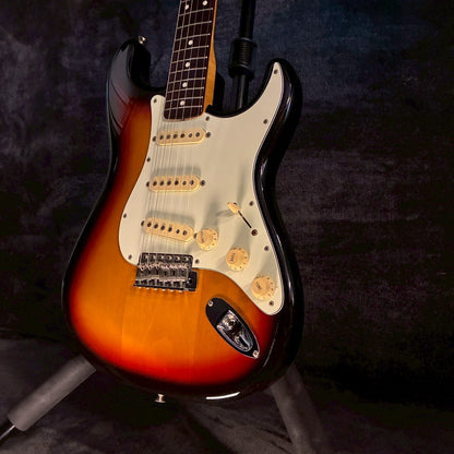 Fender Japan ST62 3tone Sunburst JD serial 2012【3.24kg】