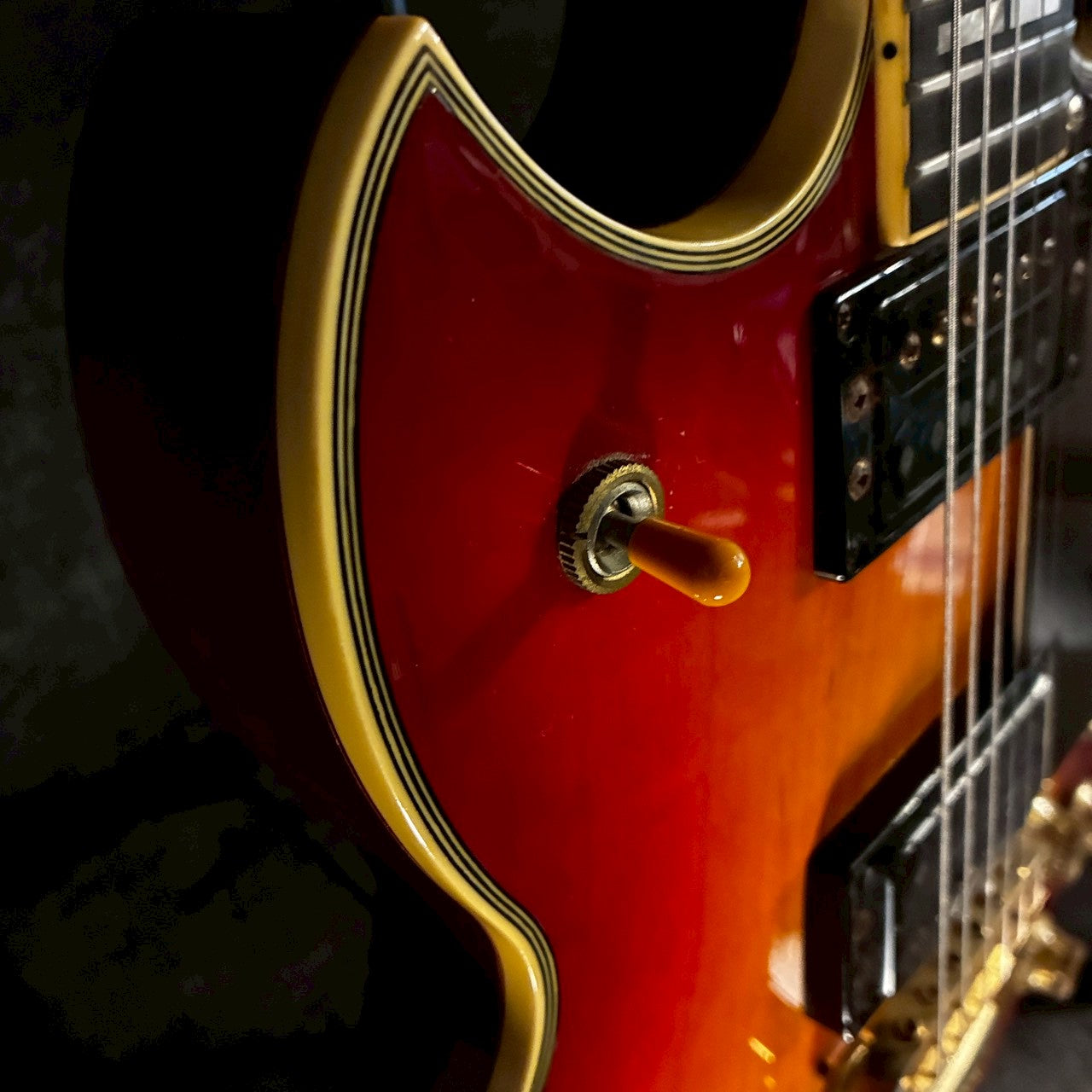 YAMAHA SG1000 Cherry Sunburst 1984【4.49kg】