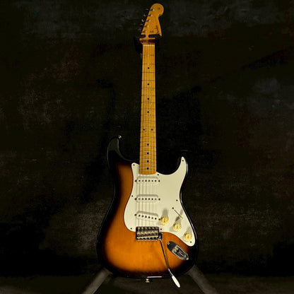 Fender Japan ST-57 2tone Sunburst Alder body【3.72kg】