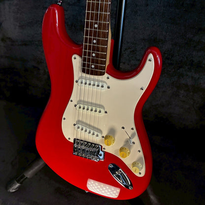 Squier Bullet Strat Red【3.31kg】