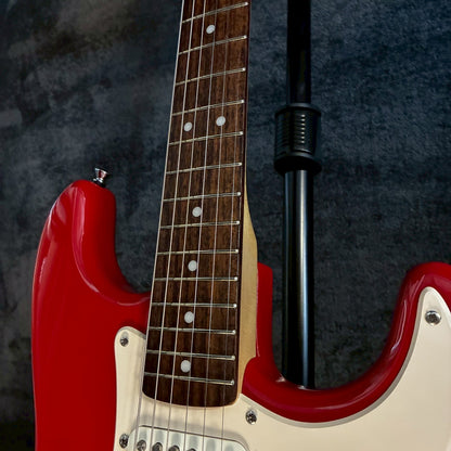 Squier Bullet Strat Red【3.31kg】