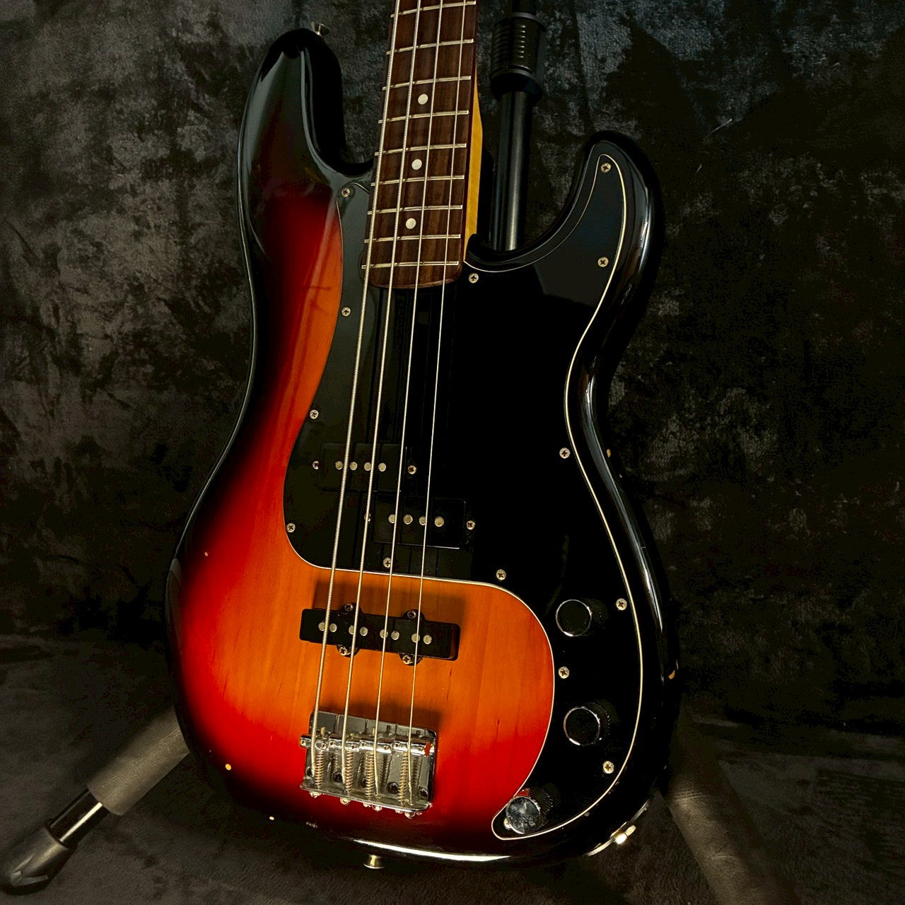 Squier Affinity Series Precision Bass PJ 3Tone Sunburst 2001年製【3.96㎏】