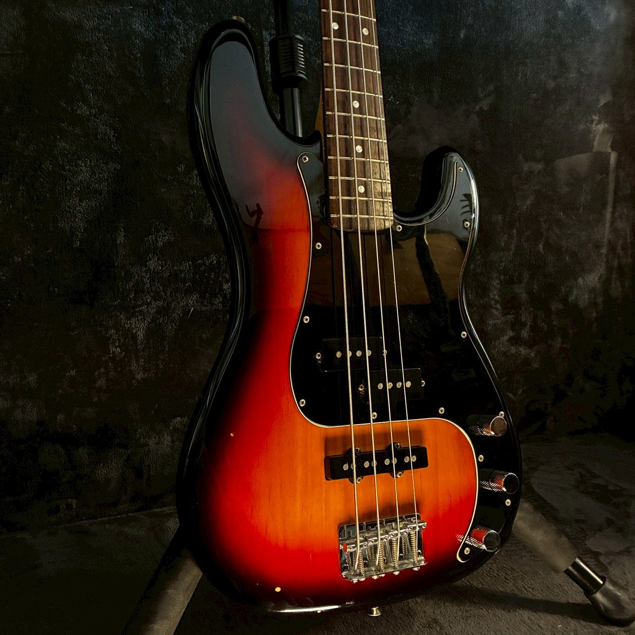 Squier Affinity Series Precision Bass PJ 3Tone Sunburst 2001年製【3.96㎏】