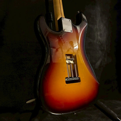 Squier by Fender Silver Series SST-33 Stratocaster Made in Japan Lシリアル【3.81kg】