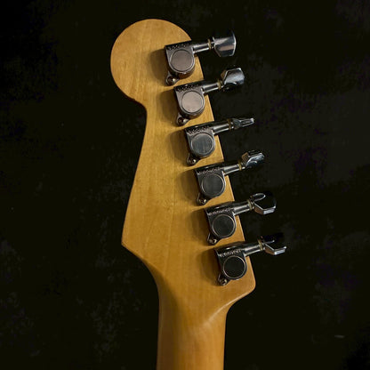 Squier by Fender Silver Series SST-33 Stratocaster Made in Japan Lシリアル【3.81kg】
