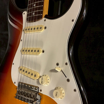 Squier by Fender Silver Series SST-33 Stratocaster Made in Japan Lシリアル【3.81kg】
