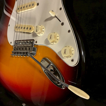 Squier by Fender Silver Series SST-33 Stratocaster Made in Japan Lシリアル【3.81kg】