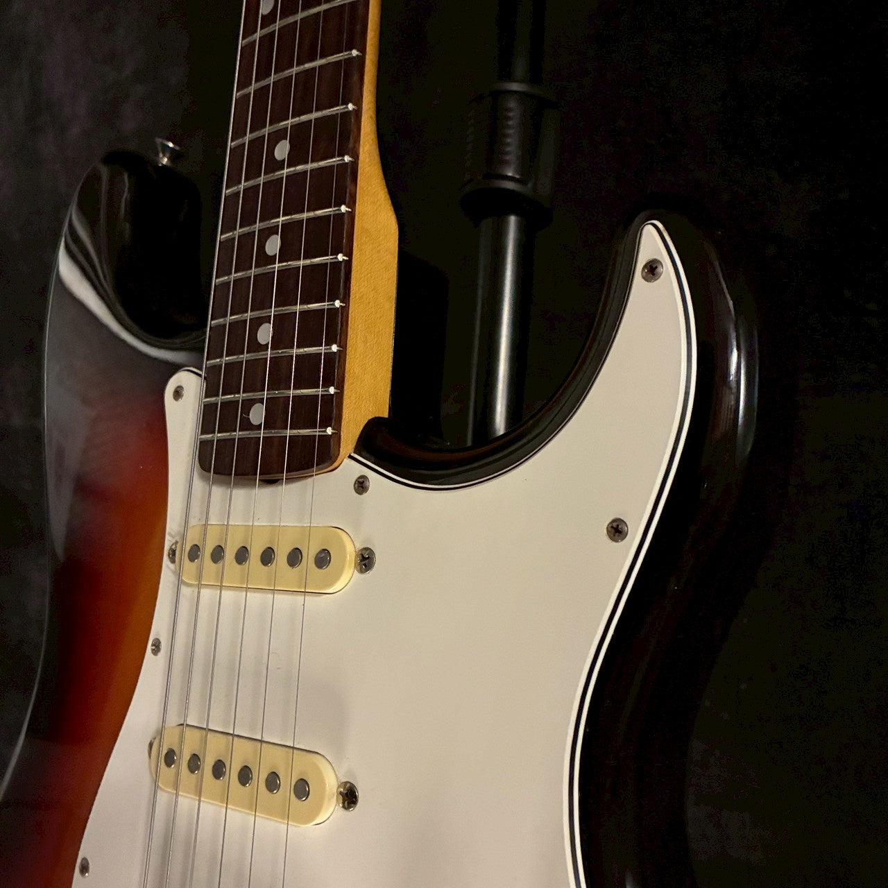 Squier by Fender Silver Series SST-33 Stratocaster Made in Japan Lシリアル【3.81kg】