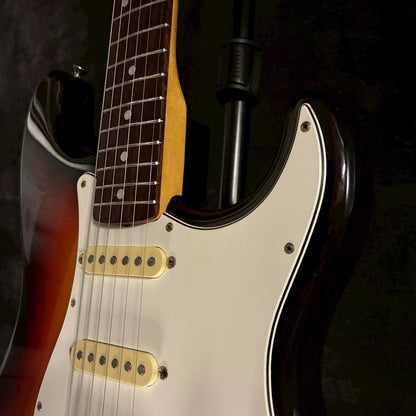 Squier by Fender Silver Series SST-33 Stratocaster Made in Japan Lシリアル【3.81kg】