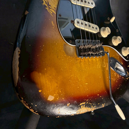 Fender 1964 Stratocaster Sunburst 『2APR 64B』