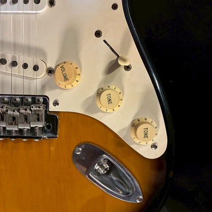 Fender japan ST-57 2TS Oシリアル 97-00年製【3.48kg】