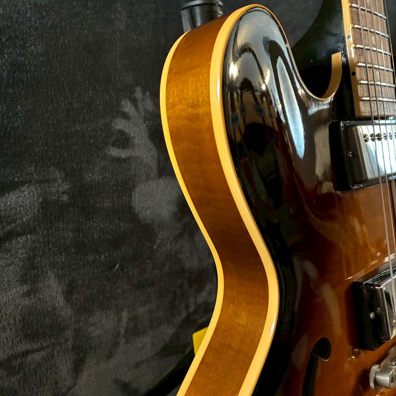 Gibson ES-335 Sunburst 2005年製【3.92kg】