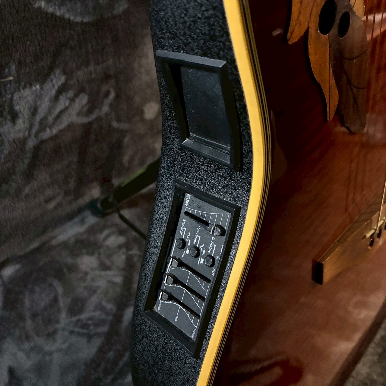 Ovation Celebrity Deluxe CC257 Sun Burst 1994年製 【2.41㎏】