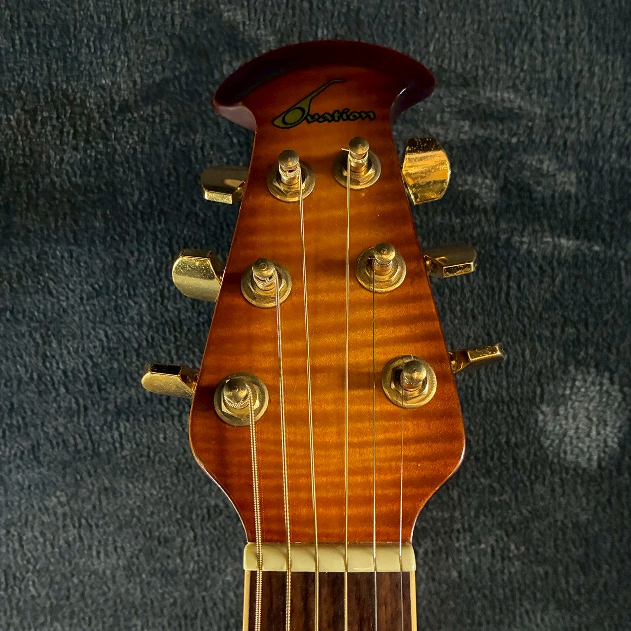 Ovation Celebrity Deluxe CC257 Sun Burst 1994年製 【2.41㎏】