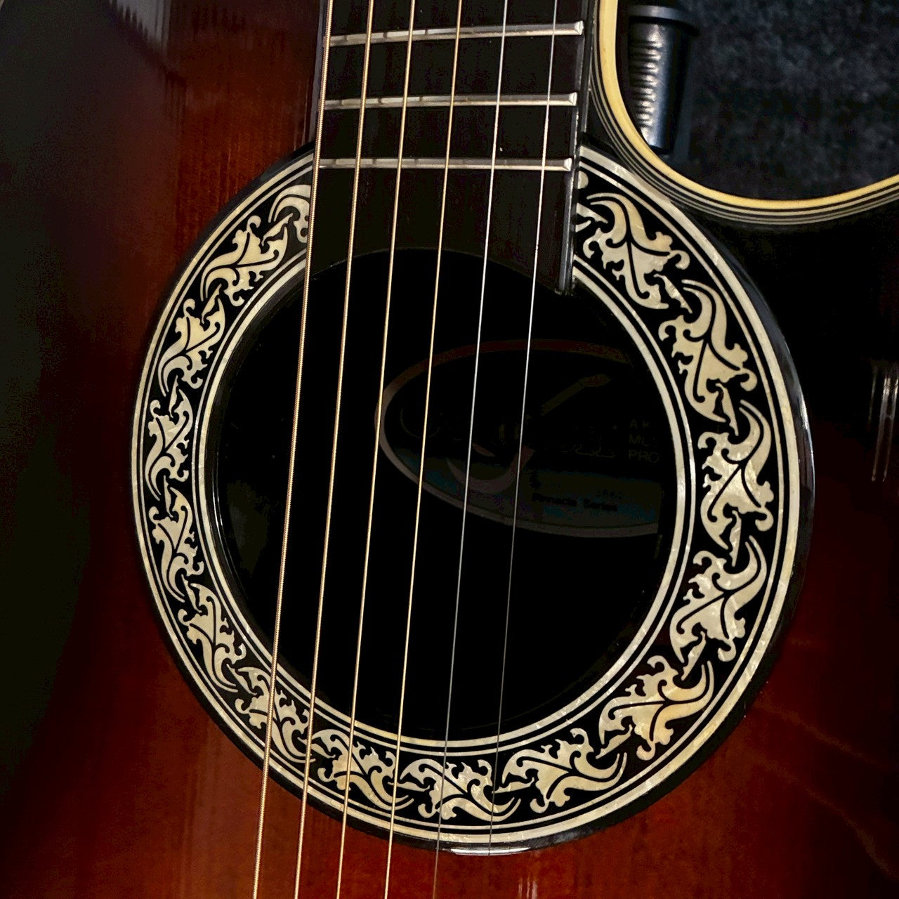 Ovation Pinnacle Series 3862 Sunburst【2.26kg】