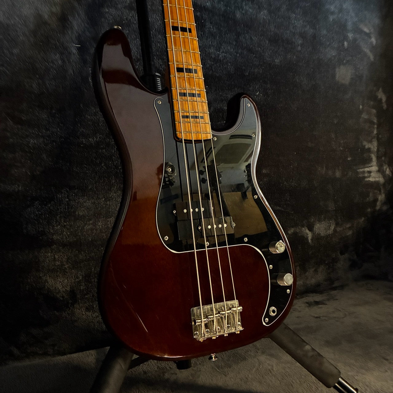 Squier by Fender Classic Vibe '70s Precision Bass Walnut 【3.52㎏】