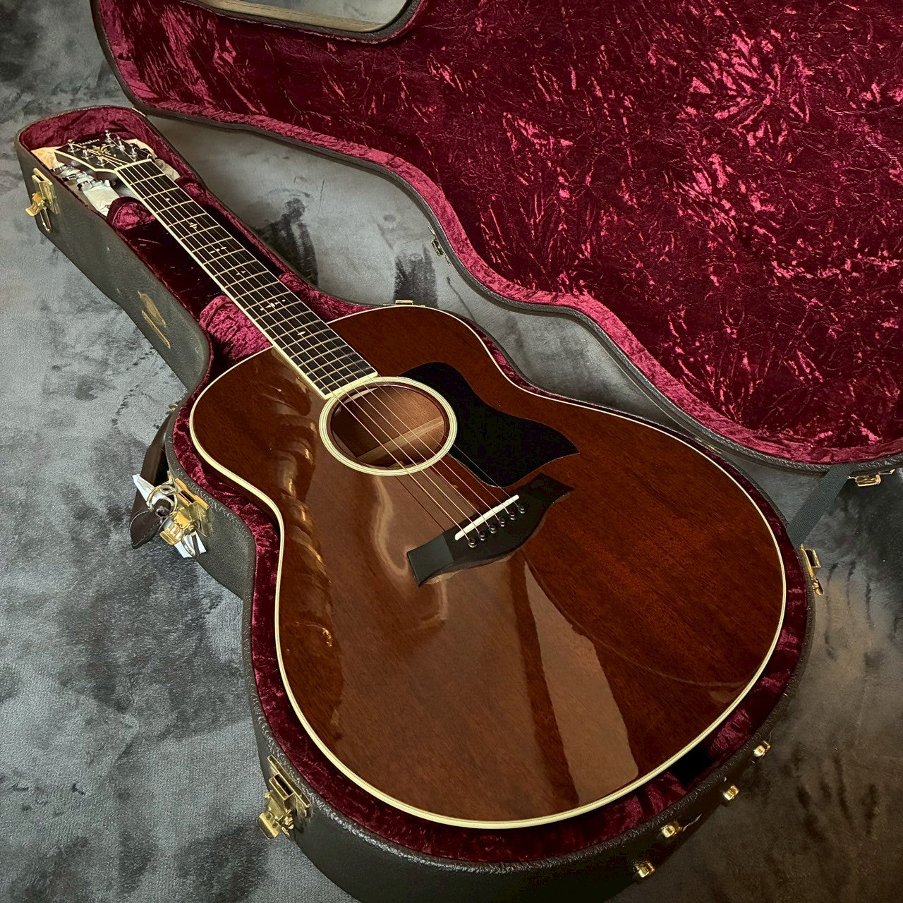 Taylor 528e　2013年製 【USED】【2.3kg】