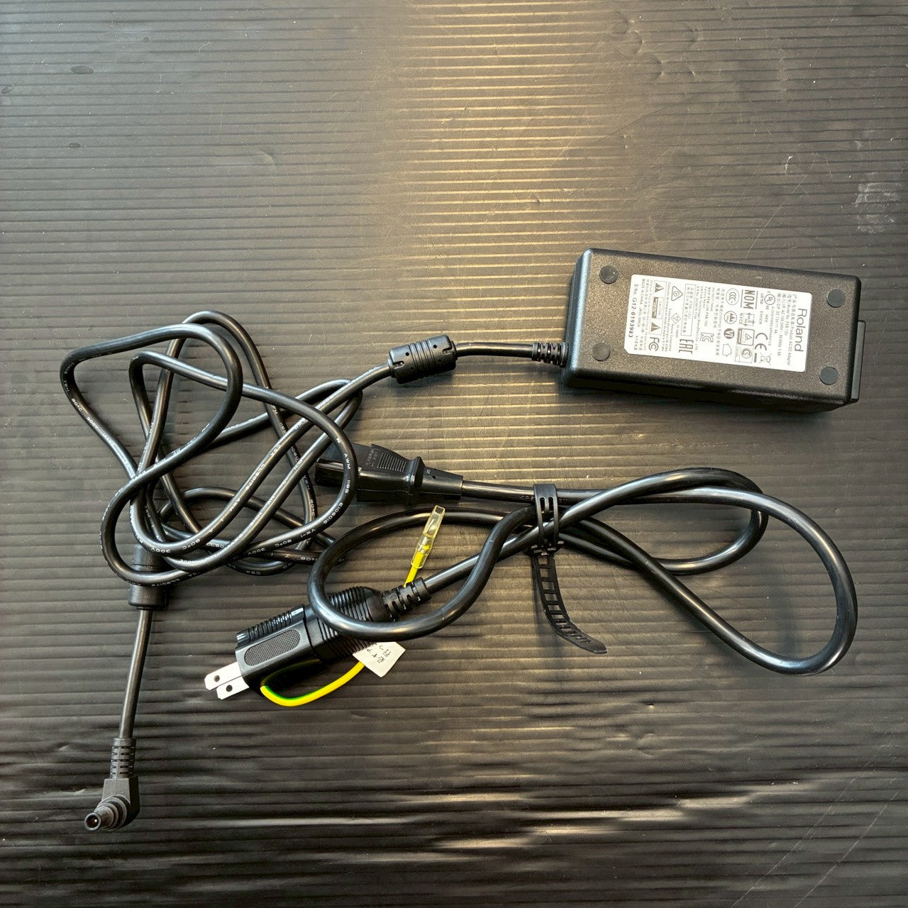 Roland AC-33 【USED】