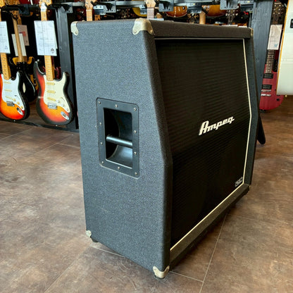Ampeg V-412 TV