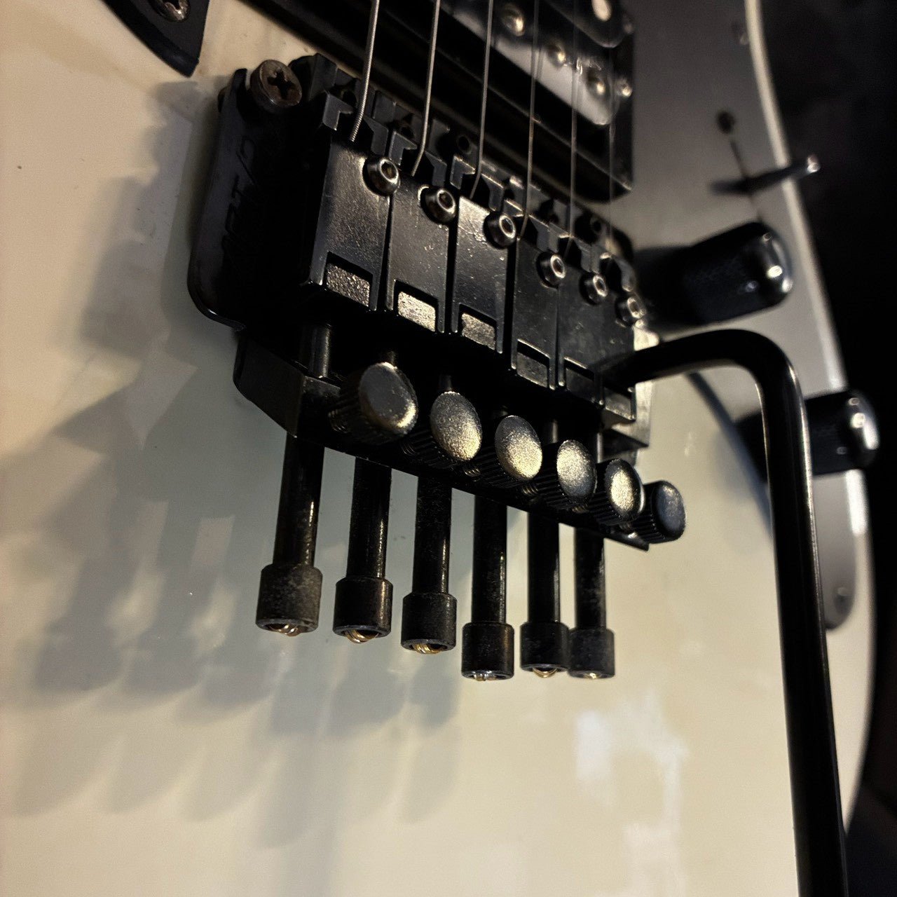 Aria Pro II Hellion Series 45-2 Ivory 【3.69㎏】