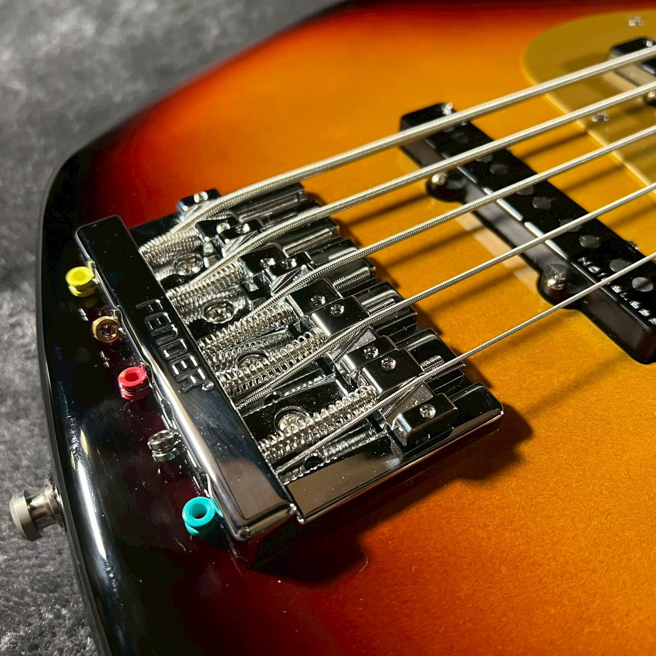 Fender USA American Ultra II Jazz Bass V Ultraburst 2024年製【4.55kg】【USED】