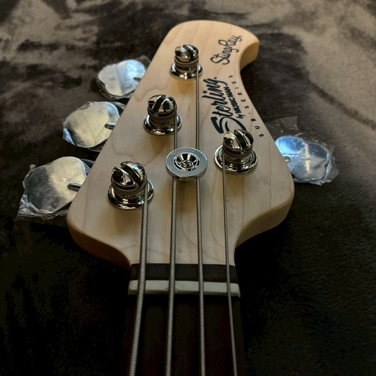 Sterling by MUSICMAN S.U.B Ray4　【USED】【4.01kg】