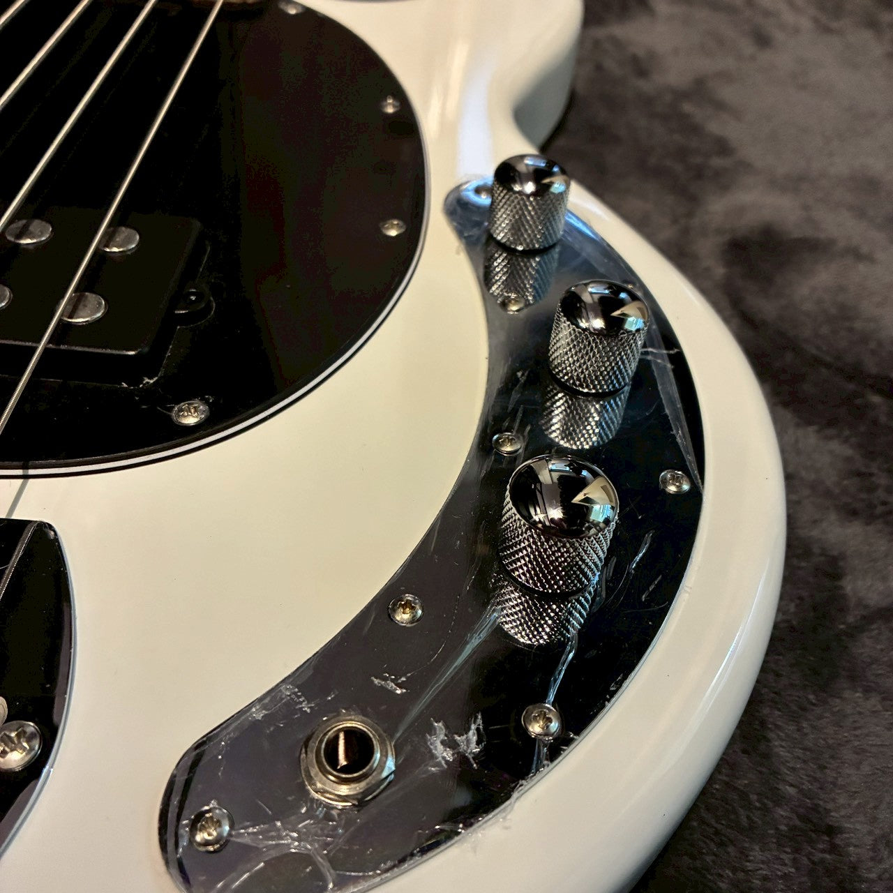 Sterling by MUSICMAN S.U.B Ray4　【USED】【4.01kg】