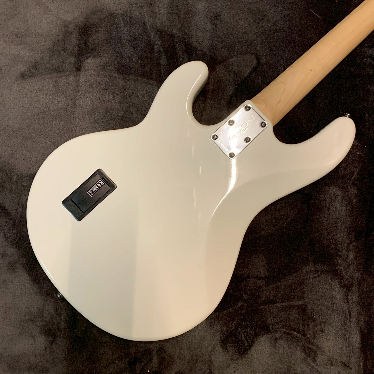 Sterling by MUSICMAN S.U.B Ray4　【USED】【4.01kg】