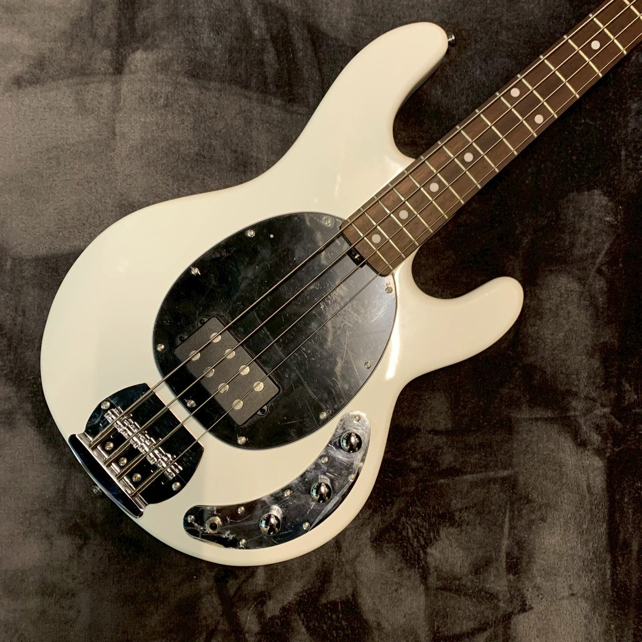 Sterling by MUSICMAN S.U.B Ray4　【USED】【4.01kg】