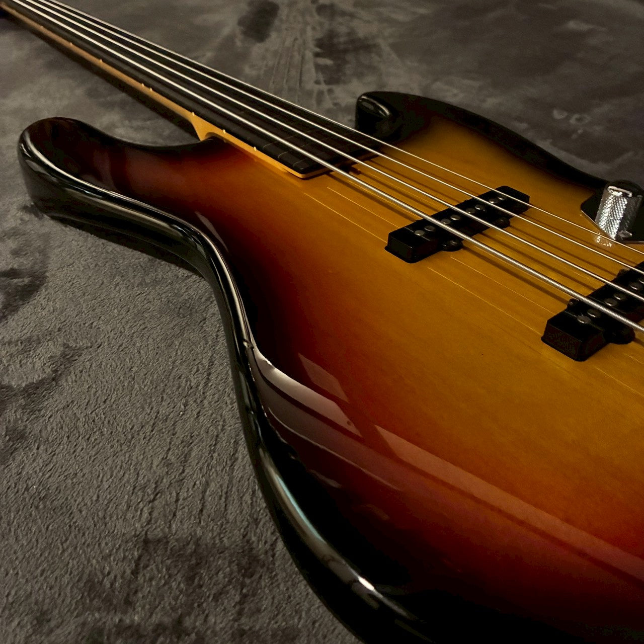 Moon JB-4 フレットレス 【USED】【4.2㎏】