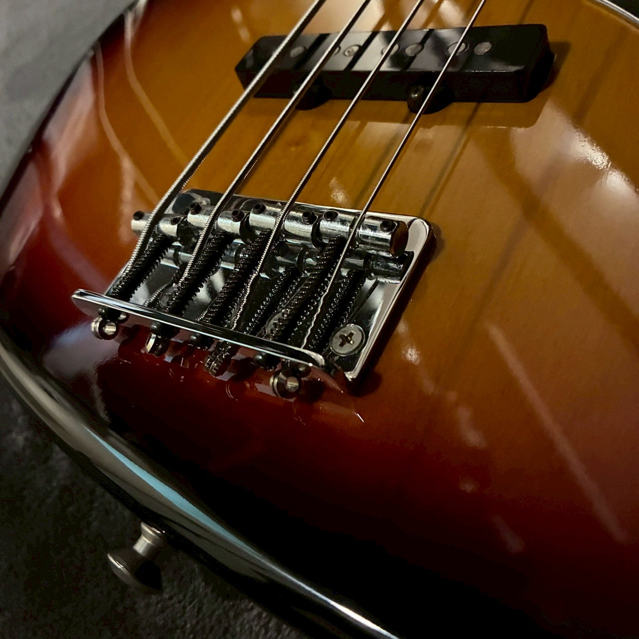 Moon JB-4 フレットレス 【USED】【4.2㎏】