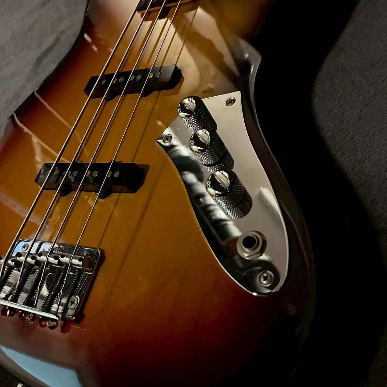 Moon JB-4 フレットレス 【USED】【4.2㎏】