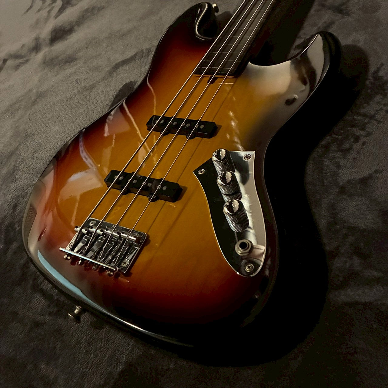 Moon JB-4 フレットレス 【USED】【4.2㎏】